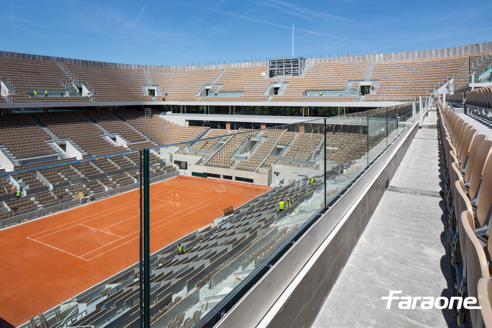 Parapetti in vetro e alluminio Ninfa - Impianti sportivi Roland Garros